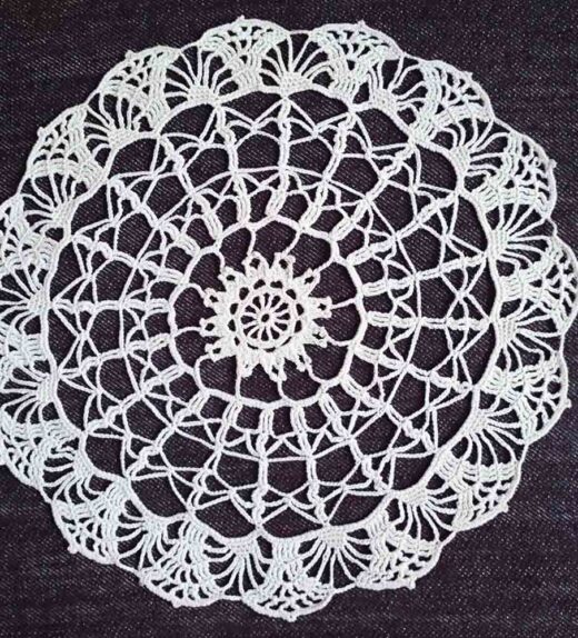 Tablecloth - Centre Piece Round Ecru